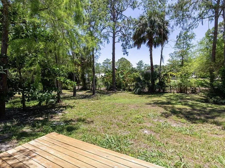 16932 W Aintree Dr — Photo 14