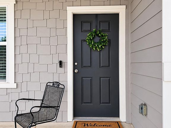4th image of 130 Satsuma Ln