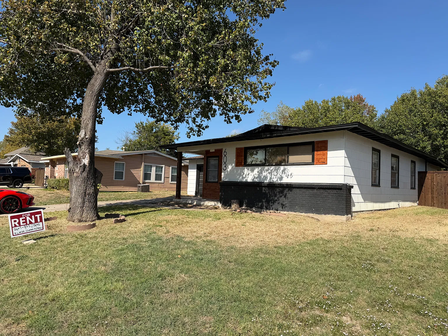 3 bed, 1301 sqft, $2,050 — Photo 3