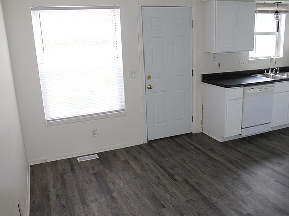 5th image of 907 Burcham Dr