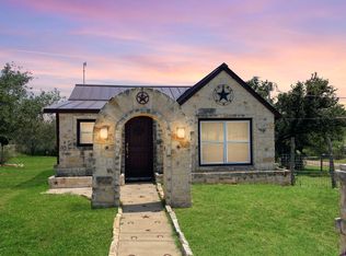 900 E College St, Llano, TX 78643