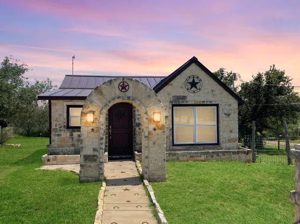 900 E. College, Llano, TX 78643