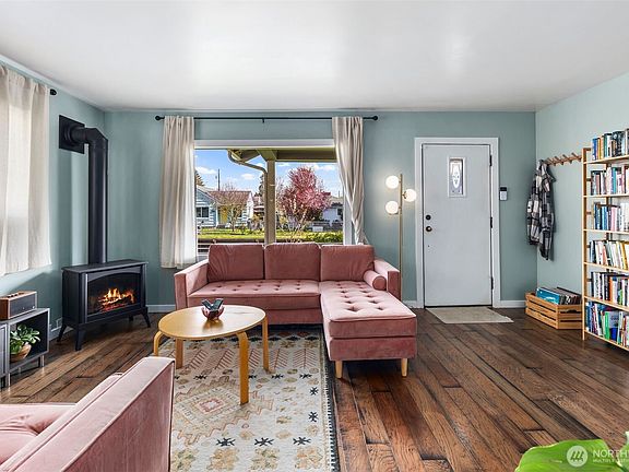 4th image of 7448 Tacoma Avenue S