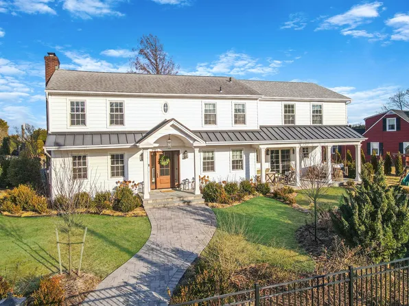 165 Woodsome Road, Babylon, NY 11702