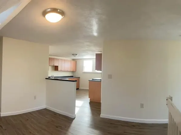 102 Holten St Floor 3, Danvers, MA 01923