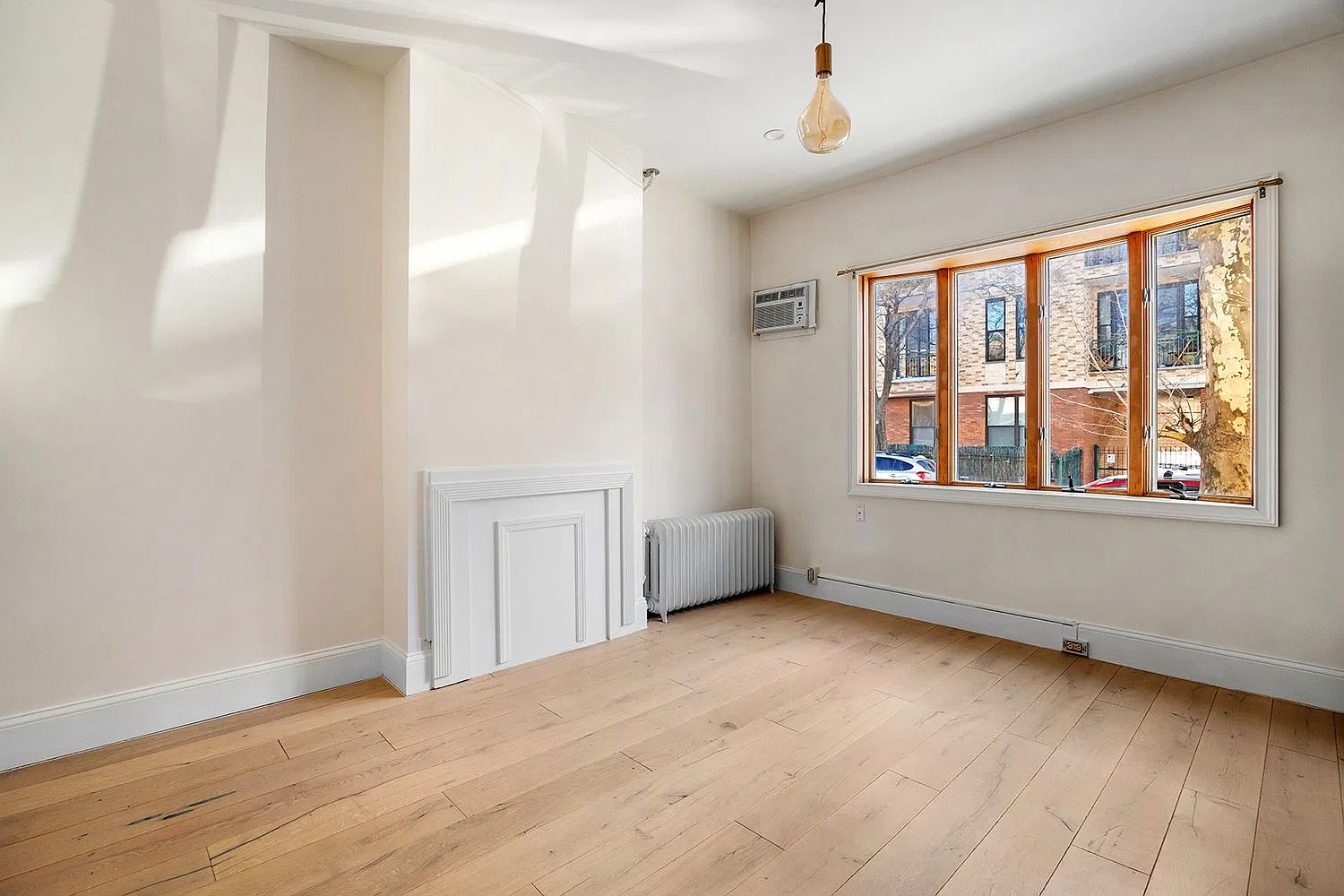239 Withers St — Photo 4