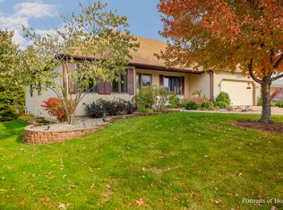 2170 Hidden Valley Dr, Naperville, IL 60565