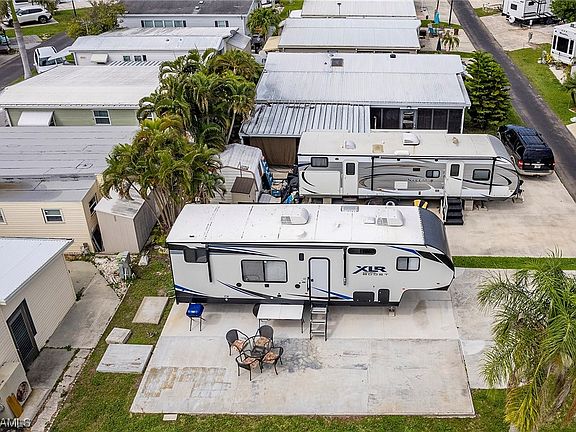 3rd image of 11701 Padina Dr