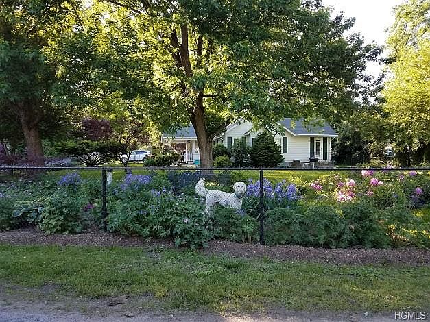 1st image of 11 Laurel Ave