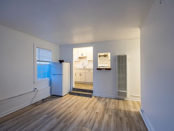3rd image of 2140 S El Camino Real Unit 3