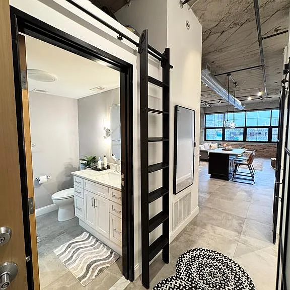 55 W Canfield St #212 — Photo 2