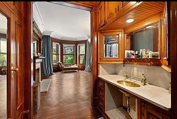 Sold by Arthur Steinberg Esq | media 37