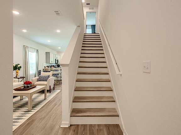 3rd image of 73 Pamplona Dr