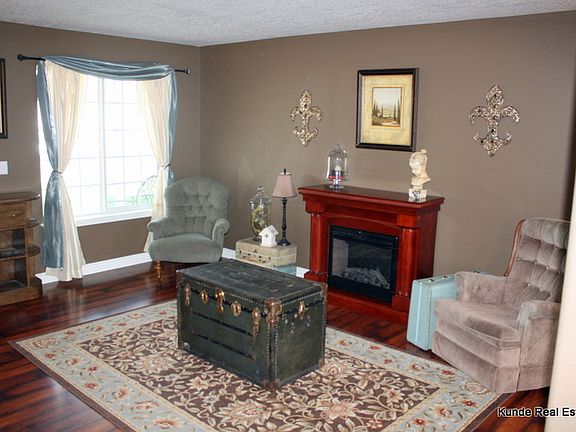 4th image of 4816 Malaga Dr