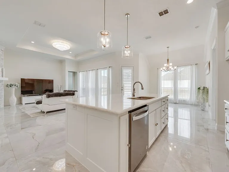 1424 Silent Springs Dr — Photo 10