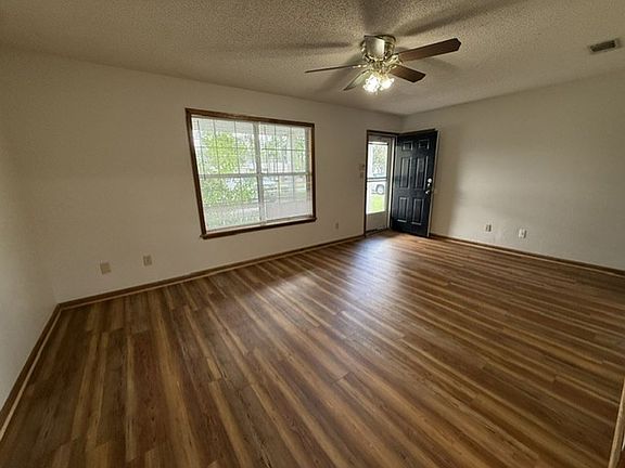 2nd image of 2308A Pineview Dr #0