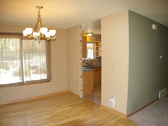 5th image of 6470 Fall River Dr