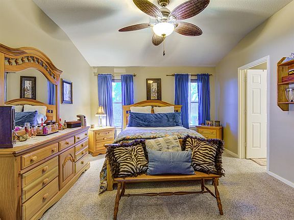 5th image of 4031 Bentwood Dr
