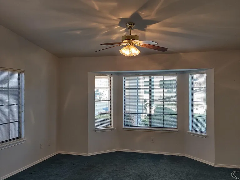 1073 Moon Shadow Ct — Photo 10