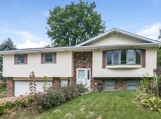 504 Linda Rd, Mount Horeb, WI 53572
