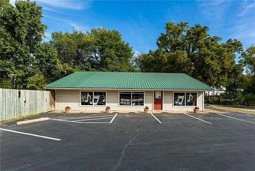 2nd image of 475 W Tulsa St