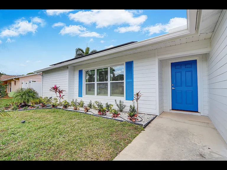 609 Oak Ter — Photo 3