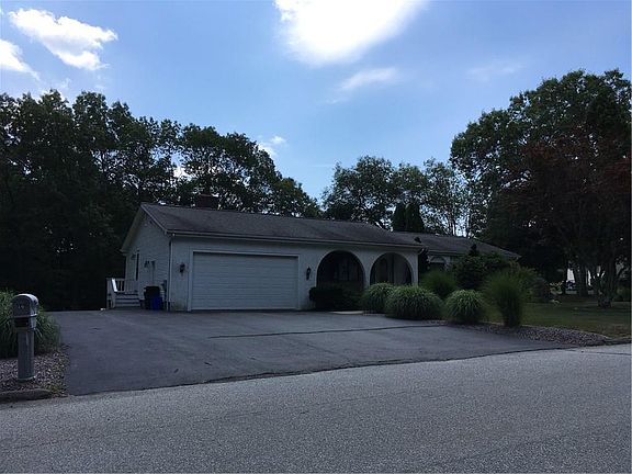 3rd image of 16 Beechnut Dr