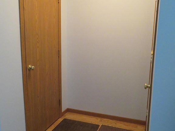 4th image of 609 N Julia St Unit 20