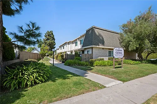 25205 Cypress St #3 Photo 1