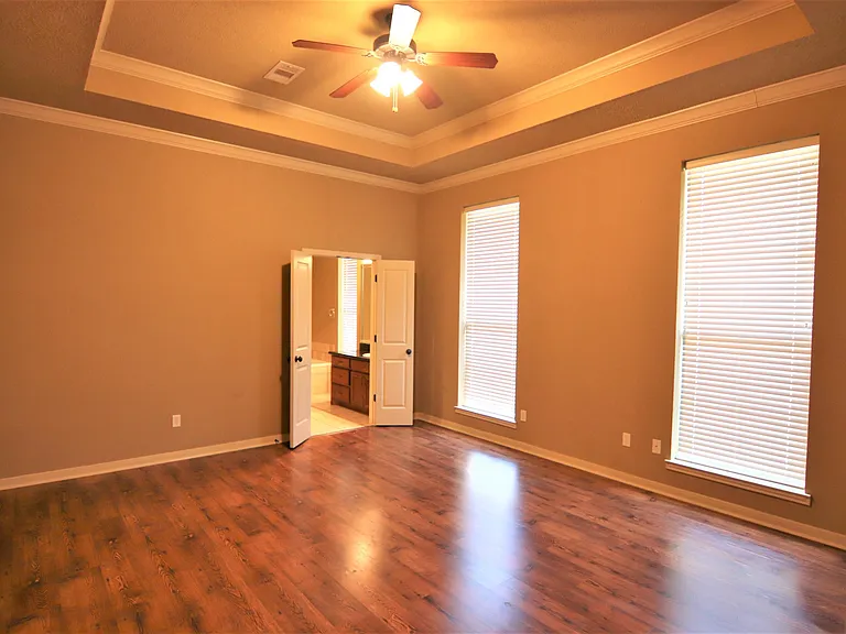 5745 Kathy Ln — Photo 7