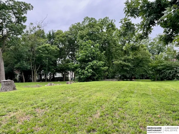 1116 N 40th St, Omaha, NE 68131