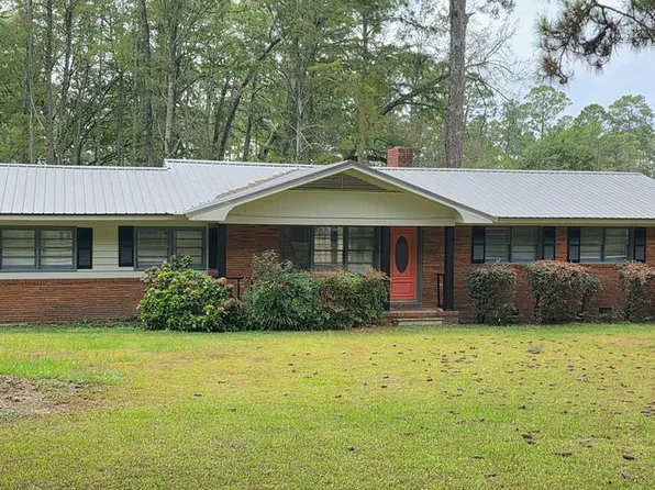 160 Lakeview Dr, Fitzgerald, GA 31750