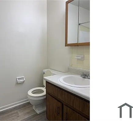 1038 Cherry Dr #5 — Photo 6