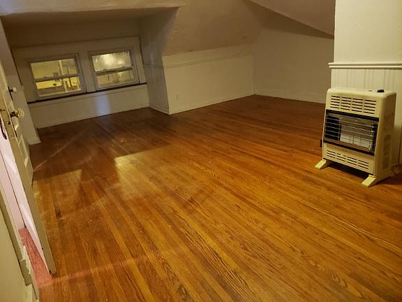 3rd image of 233 Bradford St #3