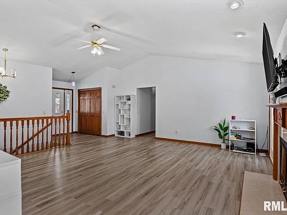 4th image of 1112 Latigo Ln