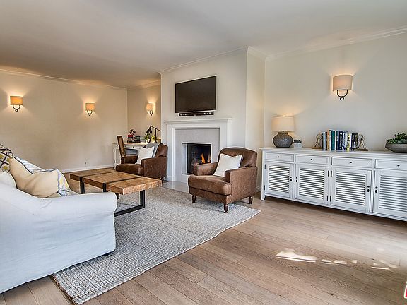 3rd image of 609 Washington Ave APT C