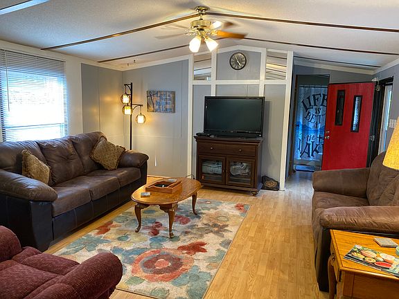 4th image of 31308 Wildwood Dr