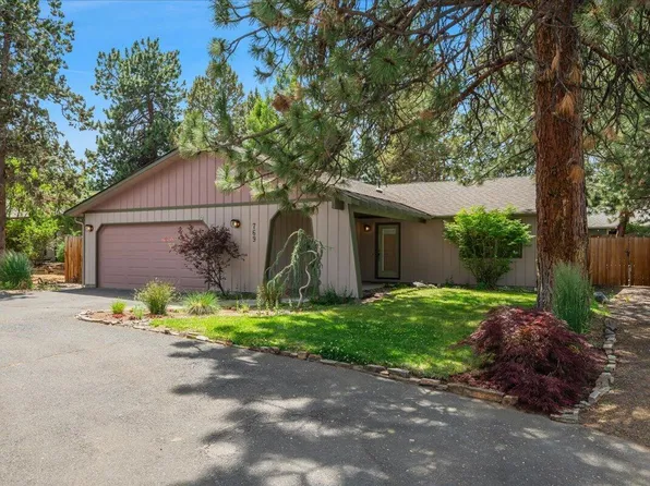 769 SE Breitenbush Ln, Bend, OR 97702