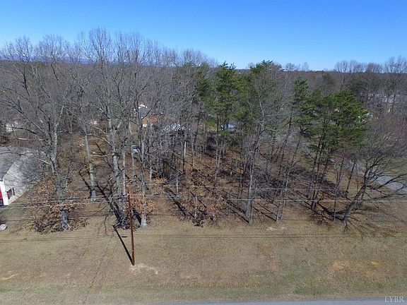 3rd image of Laurel Dr