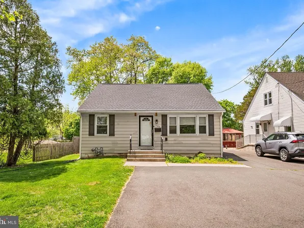 1103 Parkway Ave, Ewing, NJ 08628