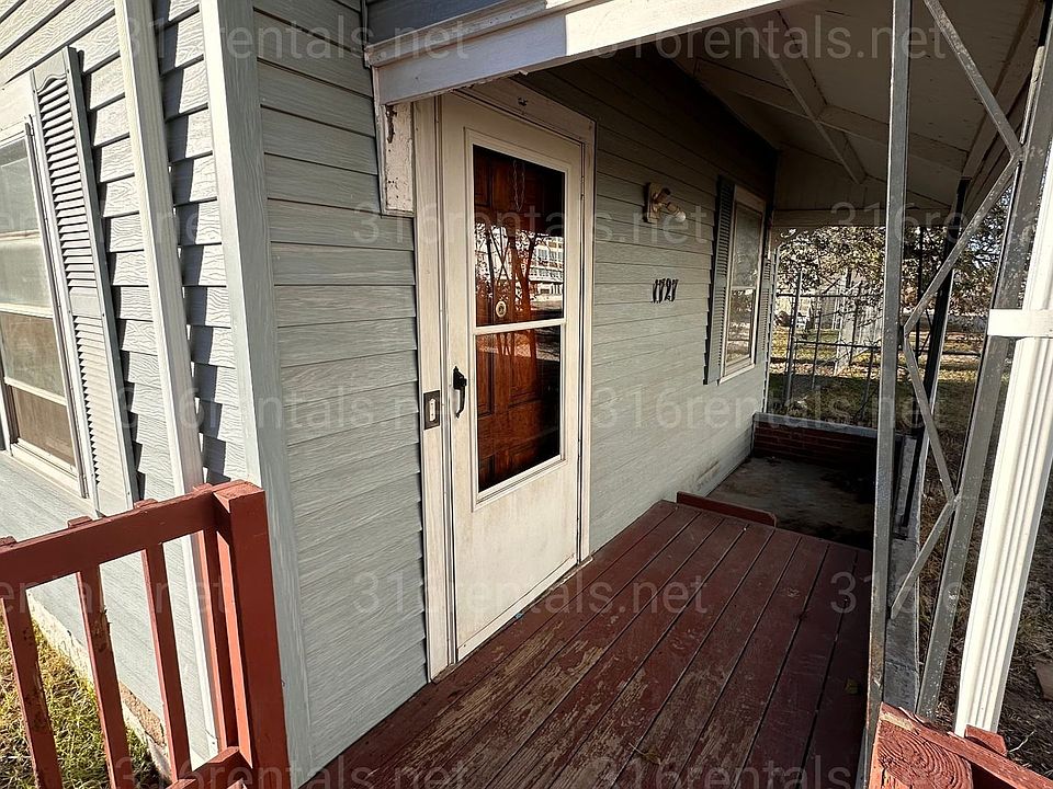 1st image of 1727 N Santa Fe Ave