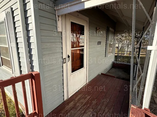 1727 N Santa Fe Ave, Wichita, KS 67214