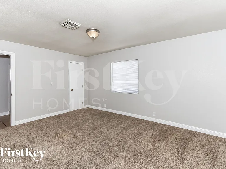 1692 S Capistrano Ave — Photo 8