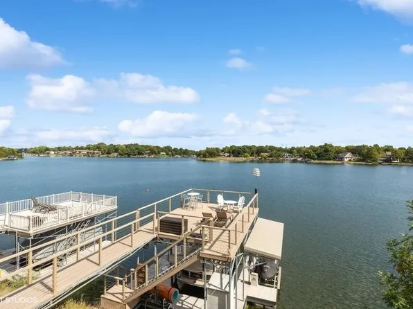 230 Southshore Dr, Lake Winnebago, MO 64034