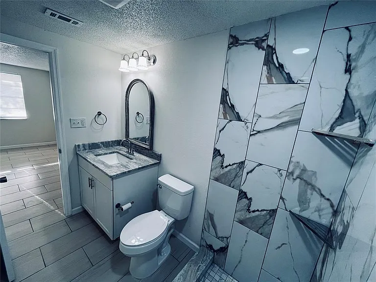 5323 Satsuma Dr — Photo 30