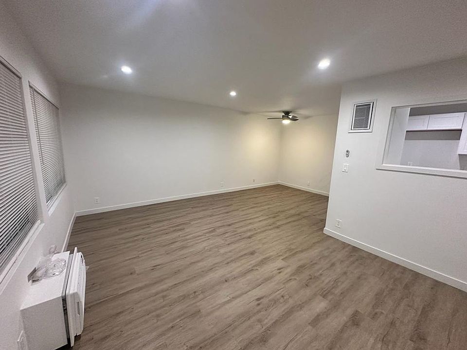 1st image of 7314 Variel Ave #2