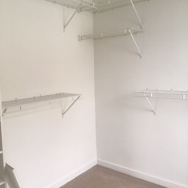 WALK IN CLOSET