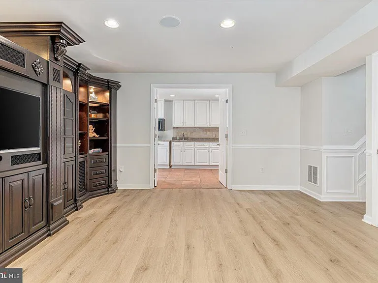 15043 Gaines Mill Cir — Photo 42