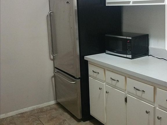 New refrigerator, oven, dishwasher and central AC