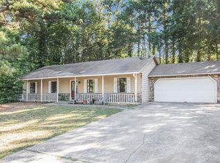 621 Blue Flag Ln, Fairburn, GA 30213